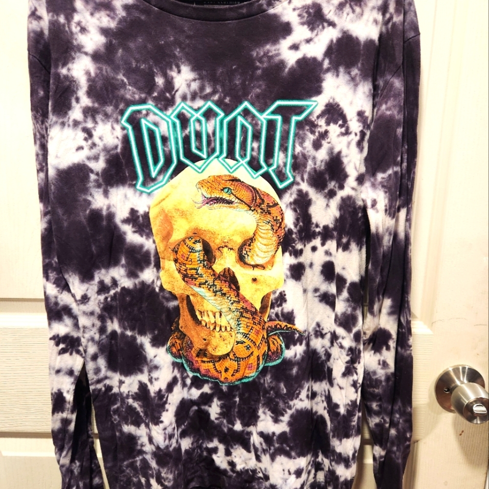 Black and White Skull Graphic Short Sleeve Tee